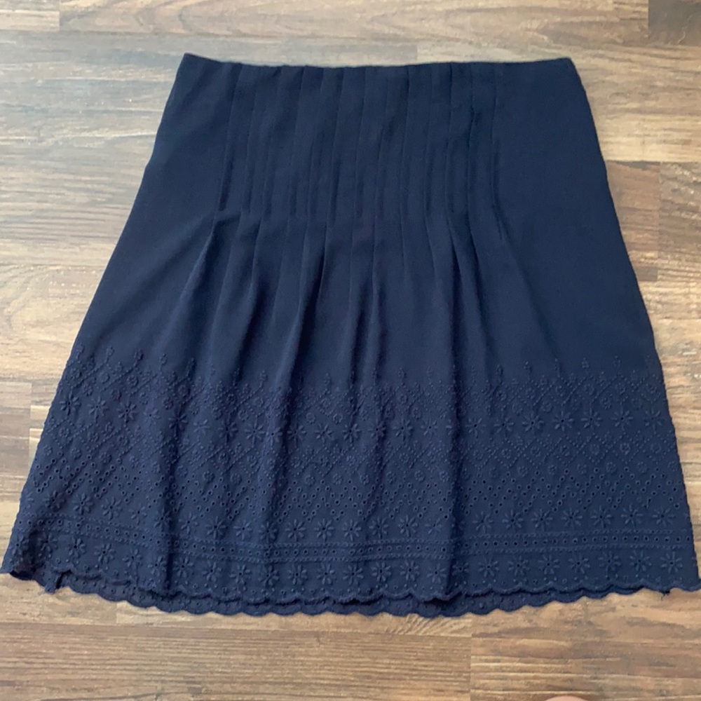 Loft Pleated & Embroidered Navy Skirt: Size 0